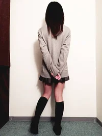 れいな（大型新人・新１８才）
