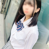 なこ 158cm/Cカップ 18歳