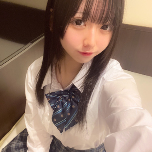 🆕ここ 152cm/Dカップ 18歳