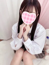 ななは　160cm（Cカップ）　19歳