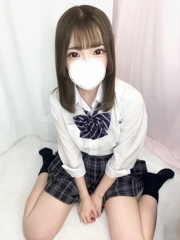 てぃな 150cm/Cカップ 19歳