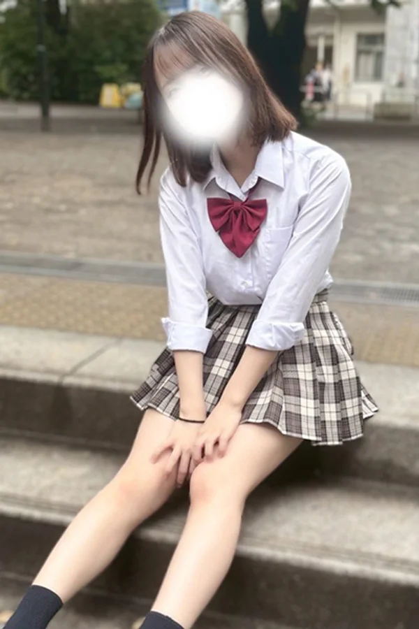 ななほ 162cm/Cカップ 19歳