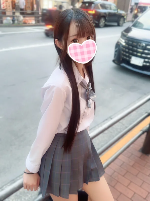 みれ 163cm/Eカップ 18歳