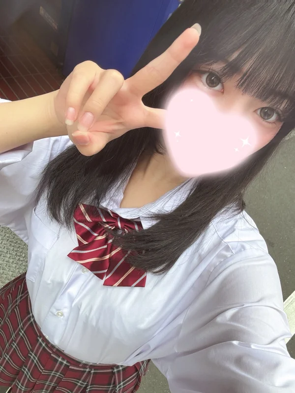まや 160cm/Eカップ 18歳