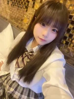 ふわり 151cm/Eカップ 18歳