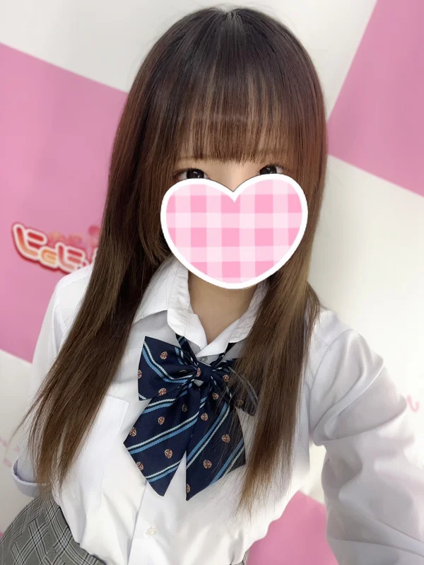 🆕あられ 147cm/Fカップ 18歳