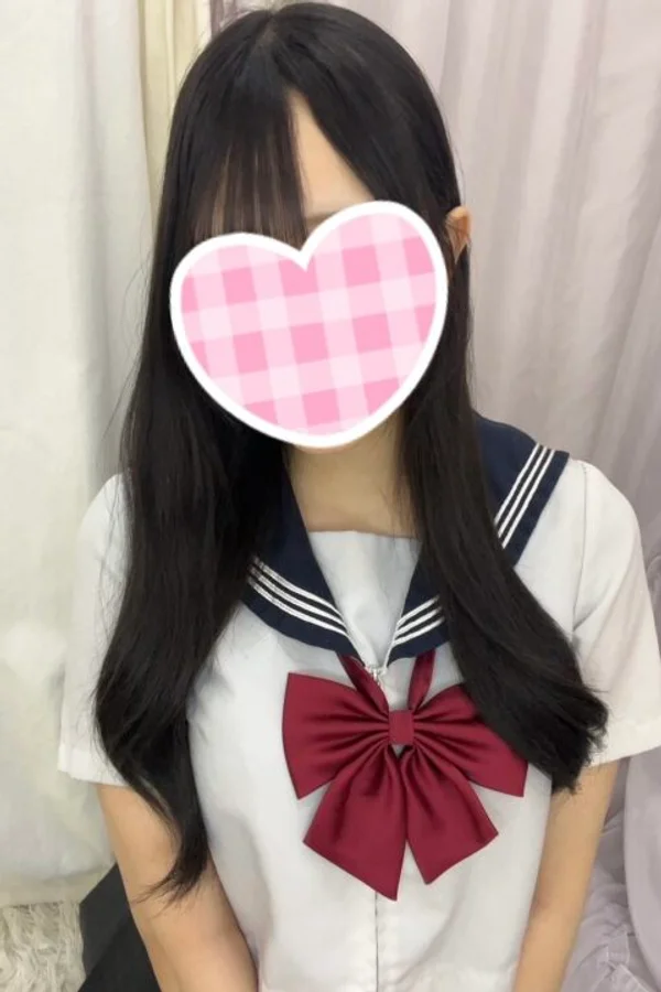 みみ 165cm/Cカップ 18歳