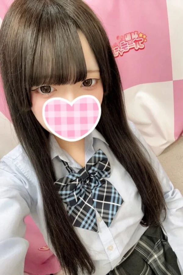 🆕ろな 146cm/Dカップ 18歳