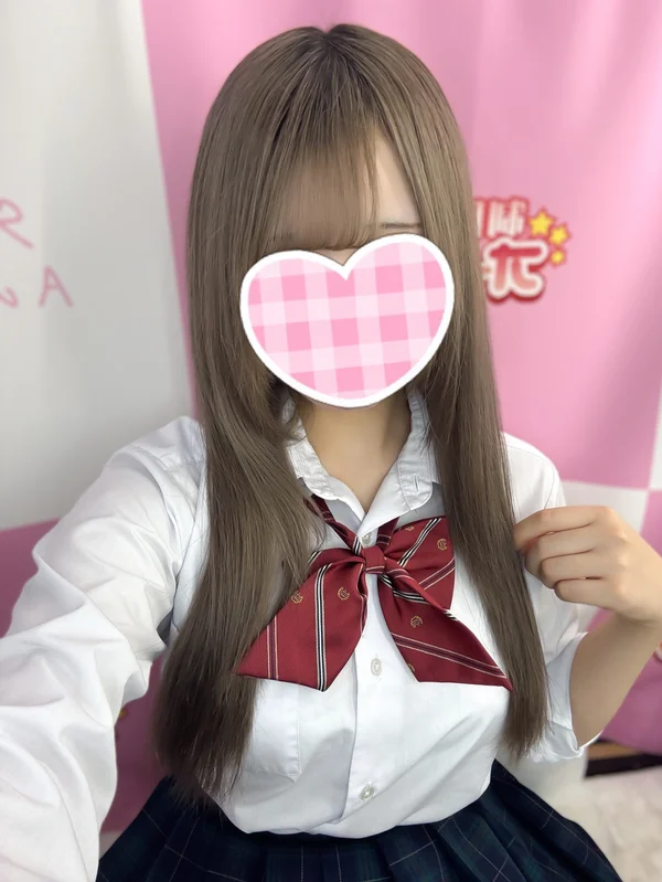 🆕めろ 158cm/Fカップ 18歳