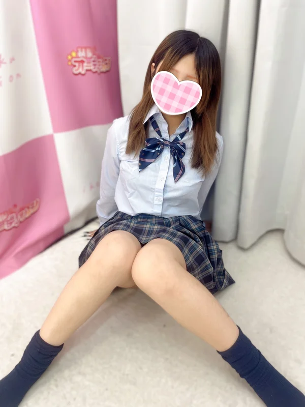 🆕ひすい 140cm/Gカップ 18歳