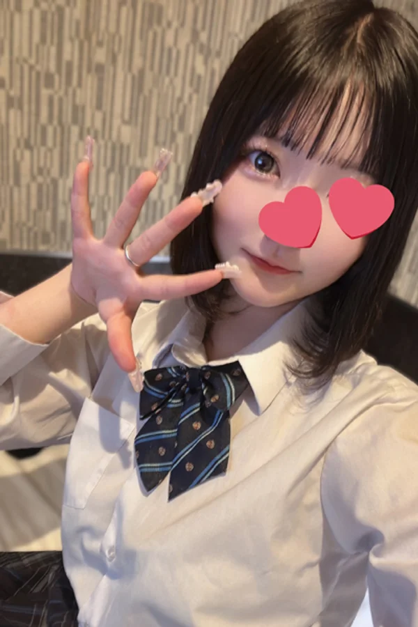 まな 165cm/Gカップ 18歳