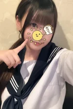 🆕あいは 159cm/Fカップ 18歳