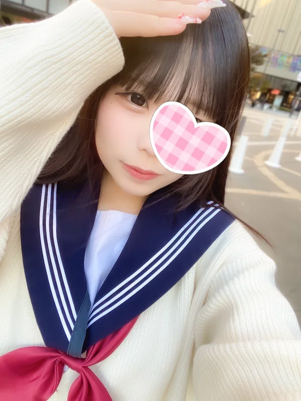 ふわり 151cm/Eカップ 18歳