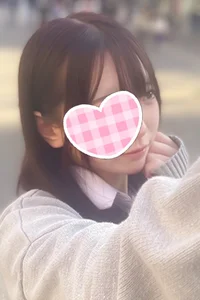 すみれ 161cm/Dカップ 18歳