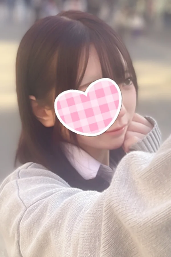 すみれ 161cm/Dカップ 19歳