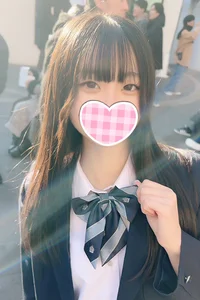 りょう 146cm/Bカップ 18歳