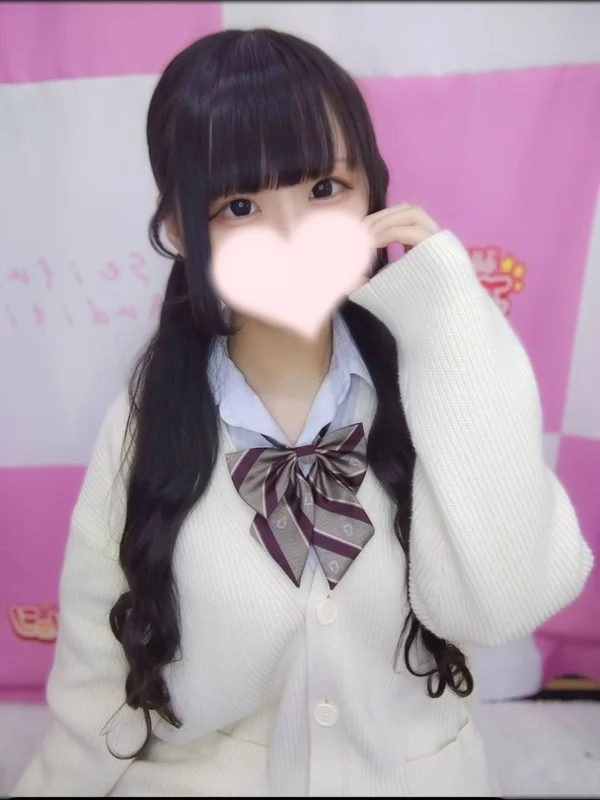 みに 158cm/Eカップ 18歳