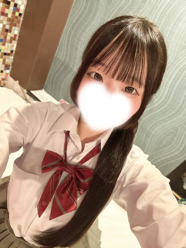 みか 162cm/Fカップ 18歳