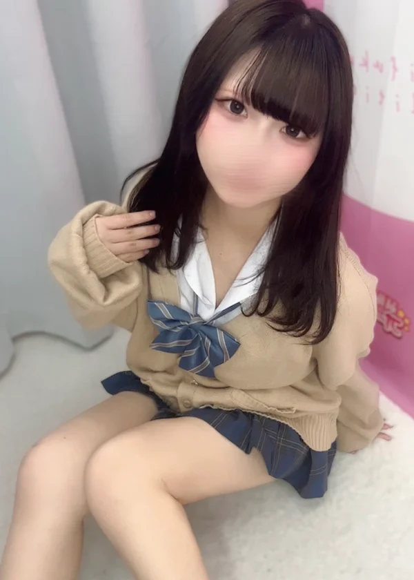 らて 152cm/Fカップ 18歳