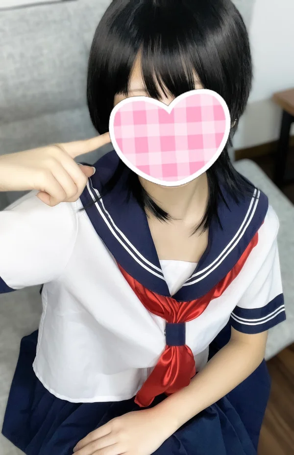 りりか 151cm/Aカップ 19歳