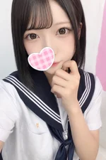みさ 155cm/Eカップ 18歳