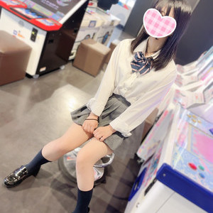 なこ 158cm/Cカップ 18歳