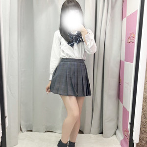 れいか 149cm/Cカップ 18歳