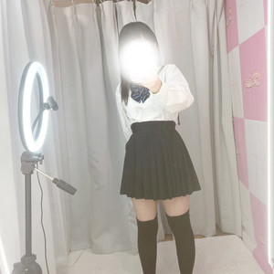 🆕なずな 145cm/Cカップ 19歳