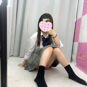 🆕あられ 147cm/Fカップ 18歳