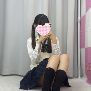 🆕えりい 159cm/Bカップ 18歳