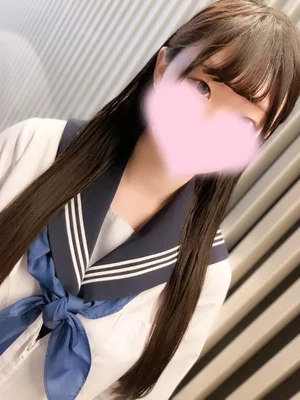 しずき 158cm/Eカップ 18歳