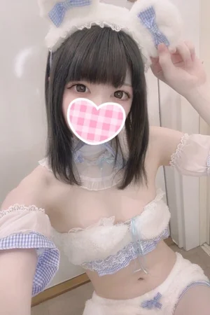 あき 163cm/Dカップ 19歳