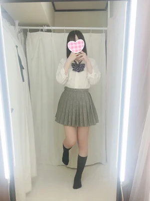 ねな 165cm/Aカップ 18歳