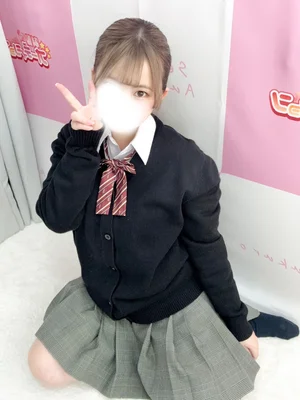 🆕ななか 145cm/Fカップ 19歳