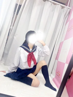 🆕りりか 151cm/Aカップ 18歳