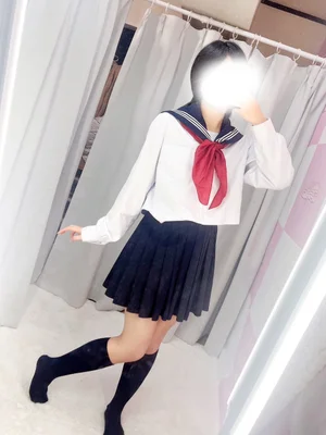 🆕りりか 151cm/Aカップ 18歳
