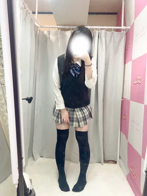 🆕らに 165cm/Fカップ 18歳