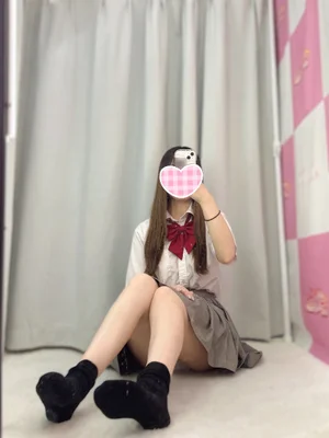 ゆうり 160cm/Bカップ 19歳