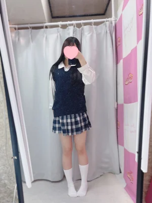 らみ 157cm/Cカップ 19歳