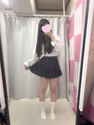 🆕あいは 159cm/Fカップ 18歳