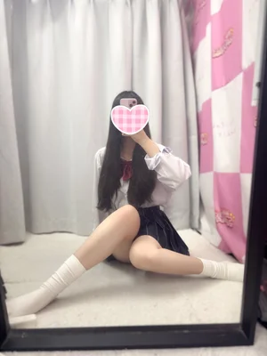 🆕あいは 159cm/Fカップ 18歳