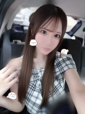 しいな 176cm/Dカップ 19歳