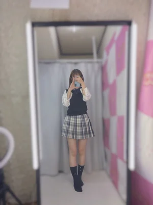 🆕なずな 158cm/Fカップ 19歳
