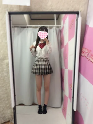 にか 171cm/Eカップ 18歳