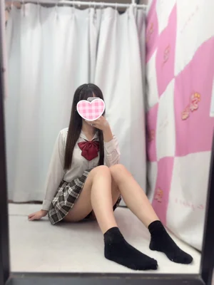 にか 171cm/Eカップ 18歳