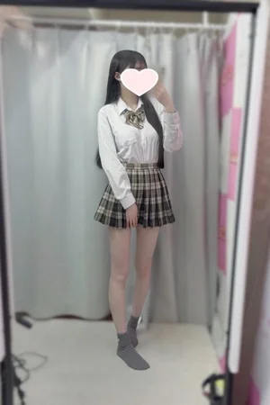 こはく 164cm/Hカップ 19歳