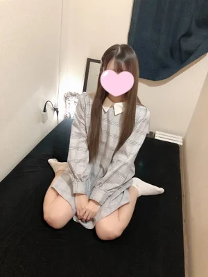 新人もも