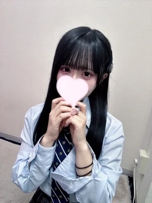 ことこ 146cm/Bカップ 18歳