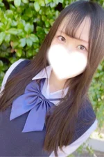 ひな 157cm/Eカップ 19歳