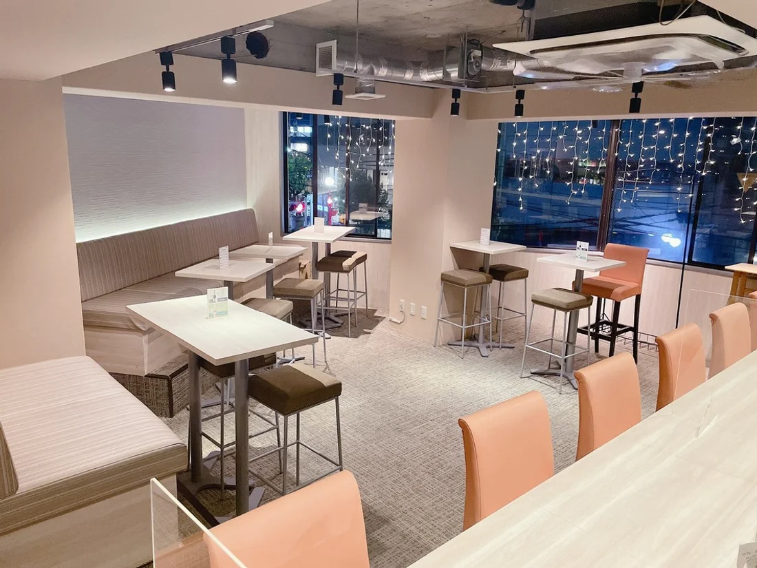 アイドルカフェ『écru』恵比寿店